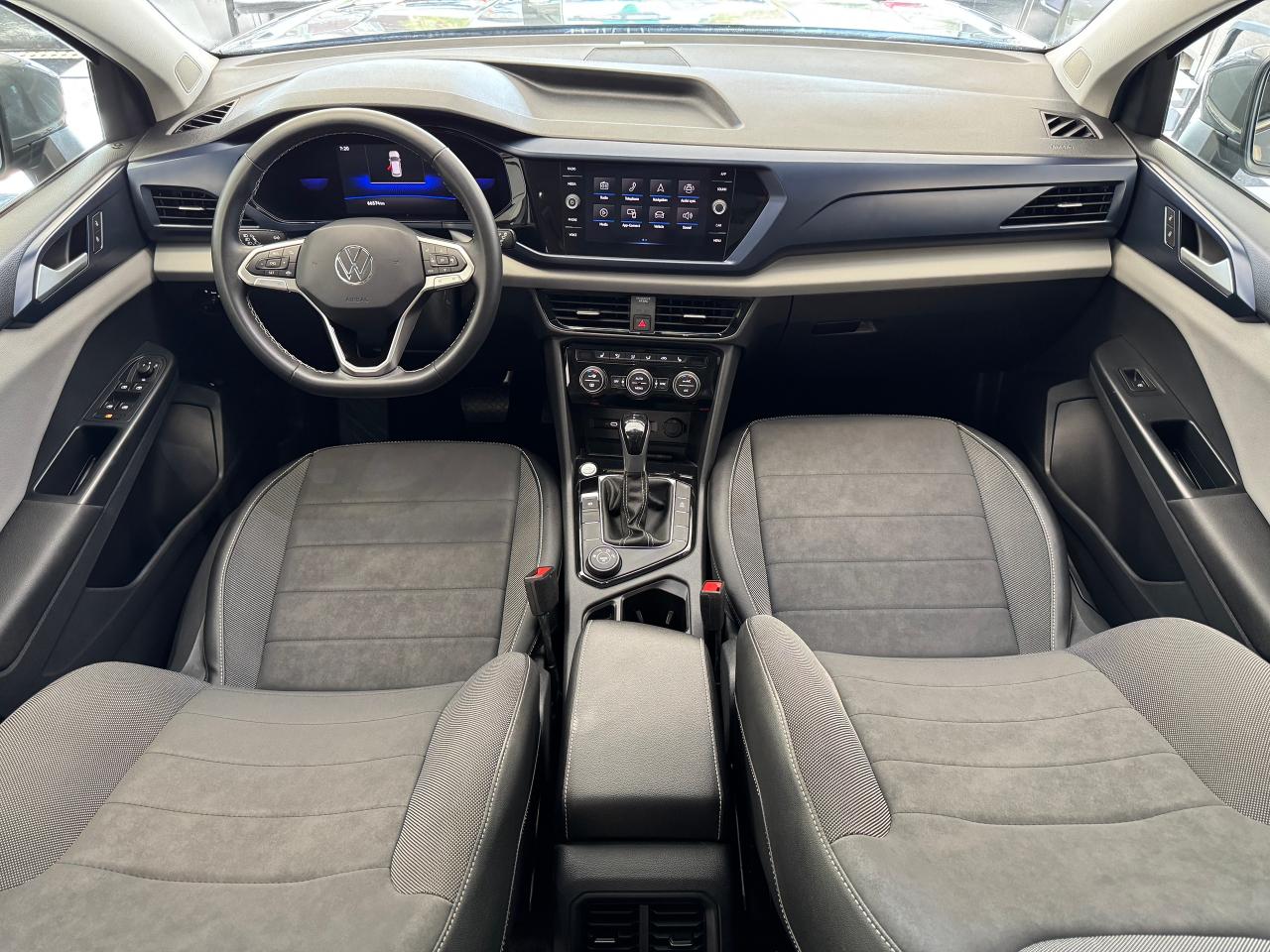 2022 Volkswagen Taos Comfortline 4Motion+Pano Roof+Adaptive Cruise Photo2