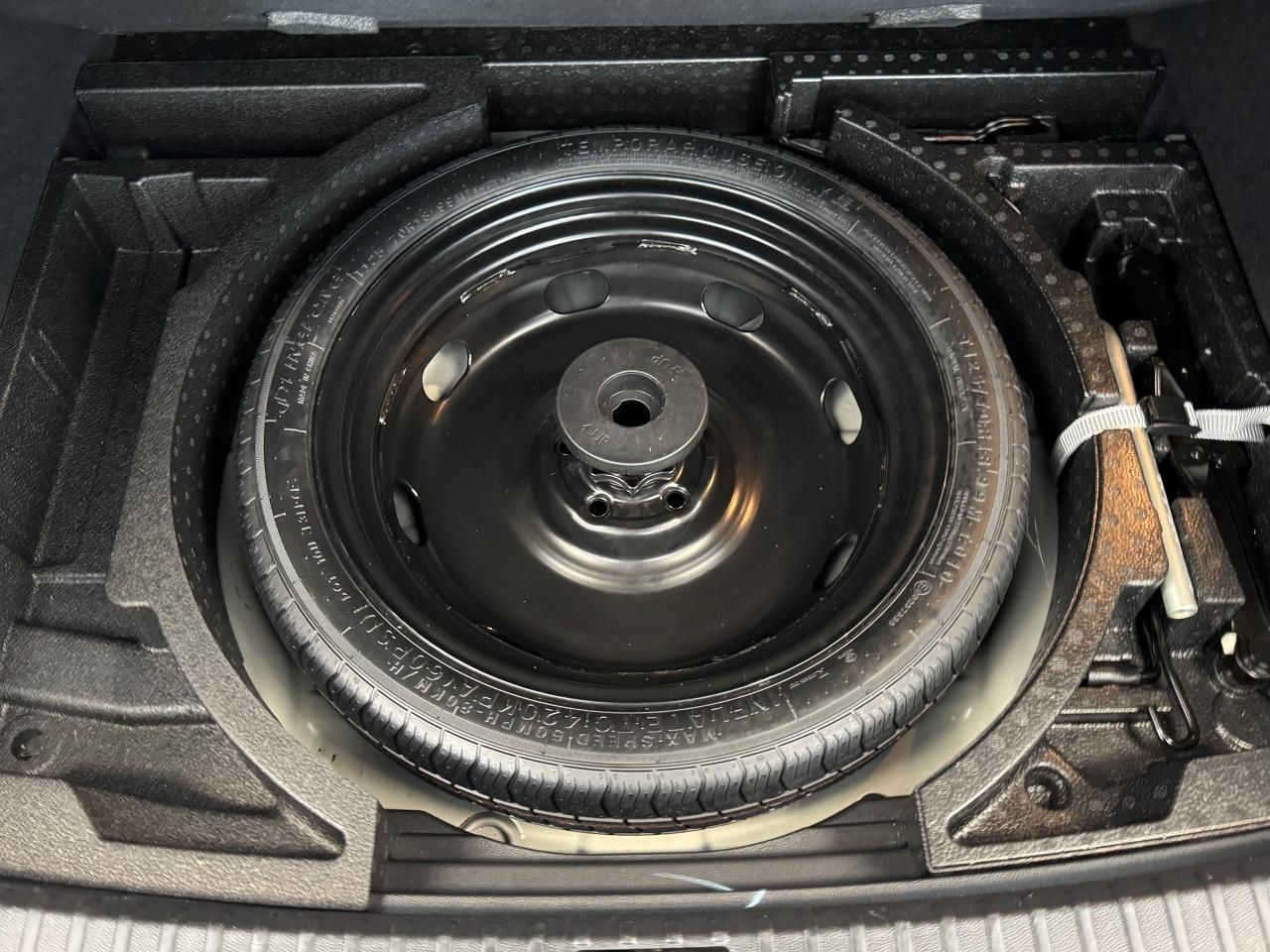 2022 Volkswagen Taos Comfortline 4Motion+Pano Roof+Adaptive Cruise Photo