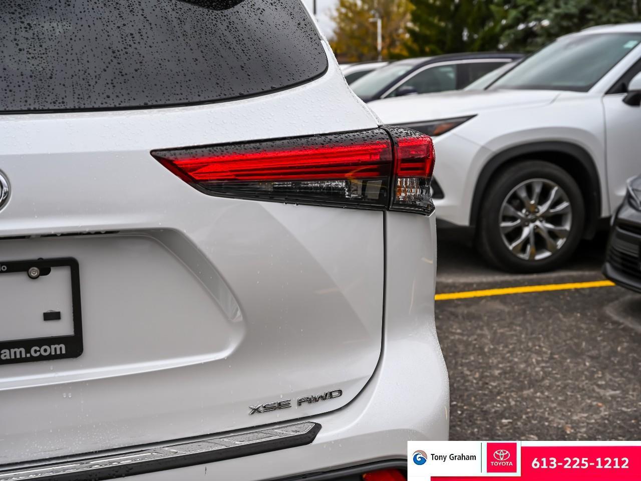 2023 Toyota Highlander XSE Photo4