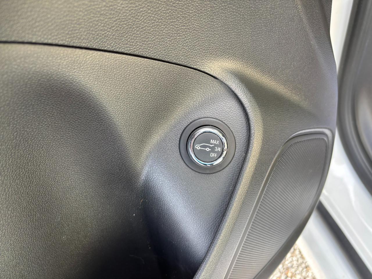 2022 Buick Encore GX 2022 Buick Encore GX Essence ST Photo