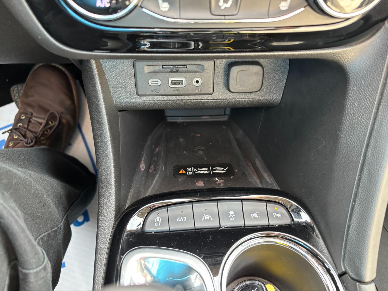 2022 Buick Encore GX 2022 Buick Encore GX Essence ST Photo