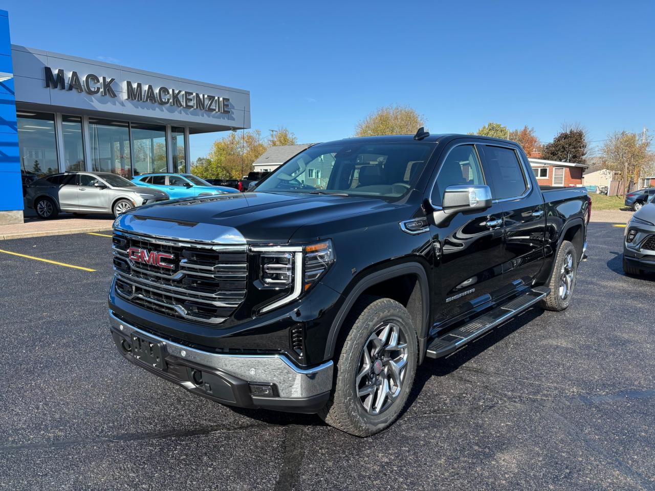 2026 GMC Sierra 1500 2026 GMC Sierra SLT Crew Cab 4WD Photo4