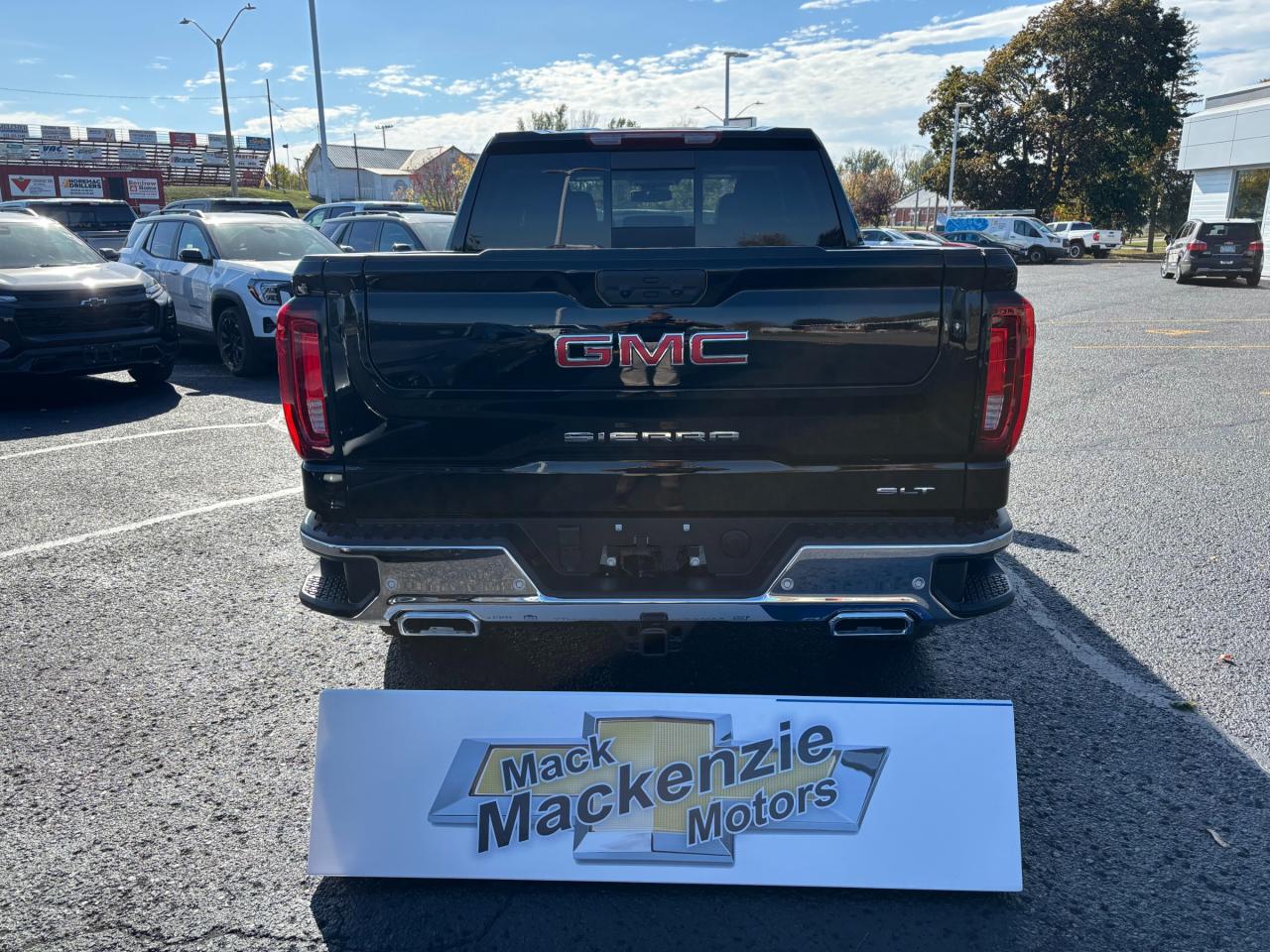 2026 GMC Sierra 1500 2026 GMC Sierra SLT Crew Cab 4WD Photo