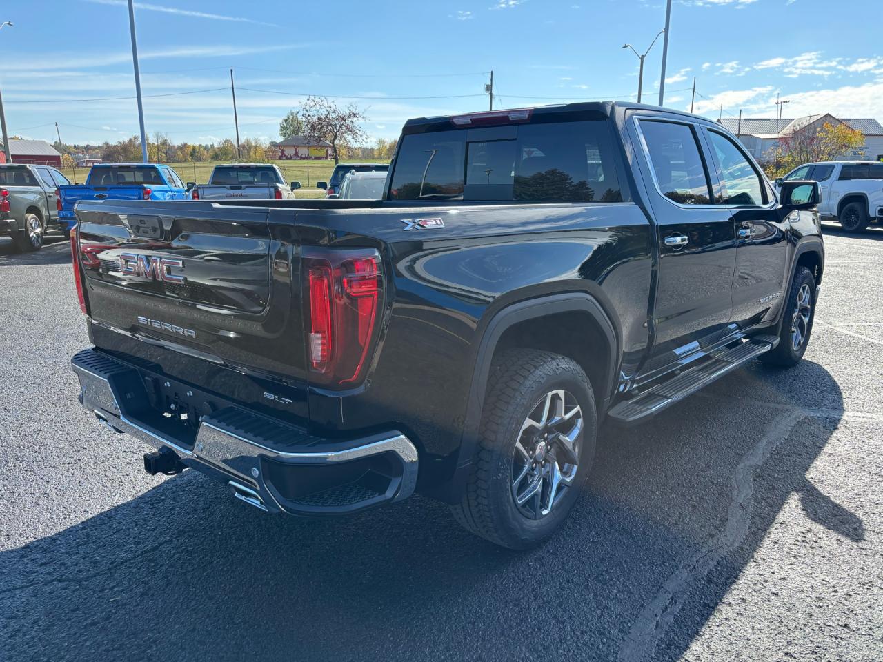 2026 GMC Sierra 1500 2026 GMC Sierra SLT Crew Cab 4WD Photo