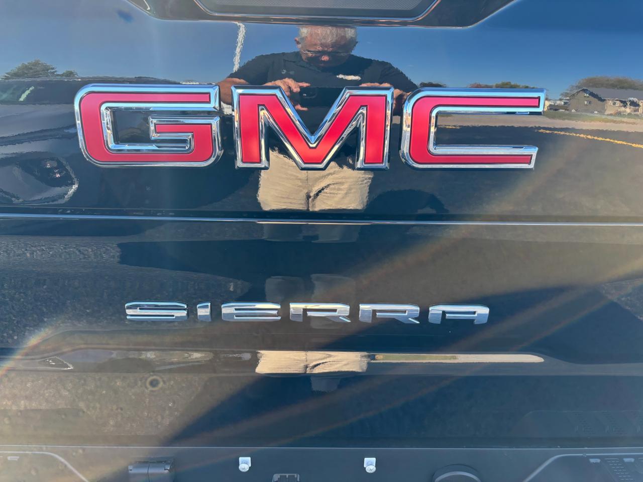 2026 GMC Sierra 1500 2026 GMC Sierra SLT Crew Cab 4WD Photo