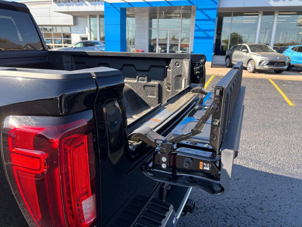 2026 GMC Sierra 1500 2026 GMC Sierra SLT Crew Cab 4WD Photo