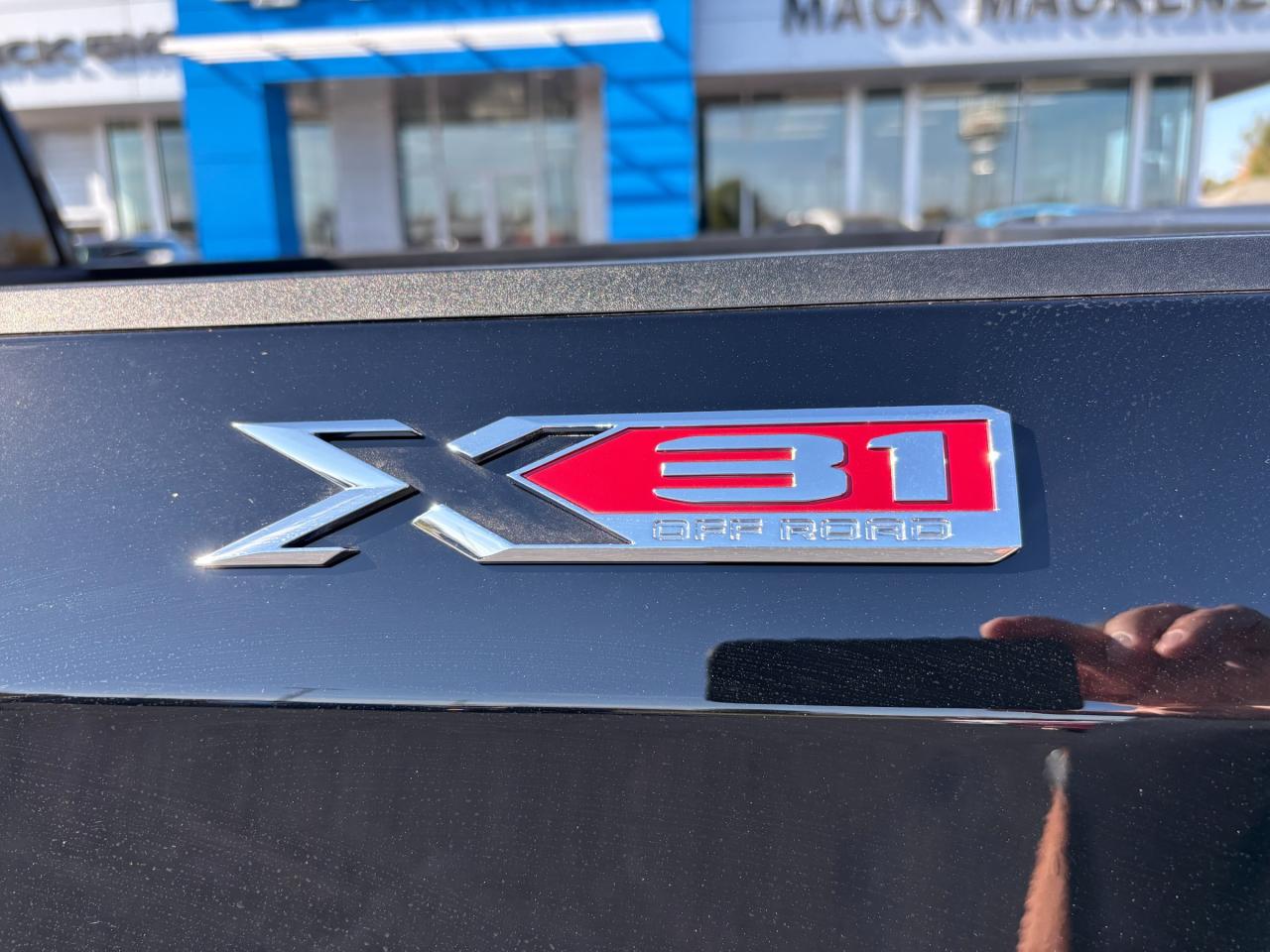 2026 GMC Sierra 1500 2026 GMC Sierra SLT Crew Cab 4WD Photo