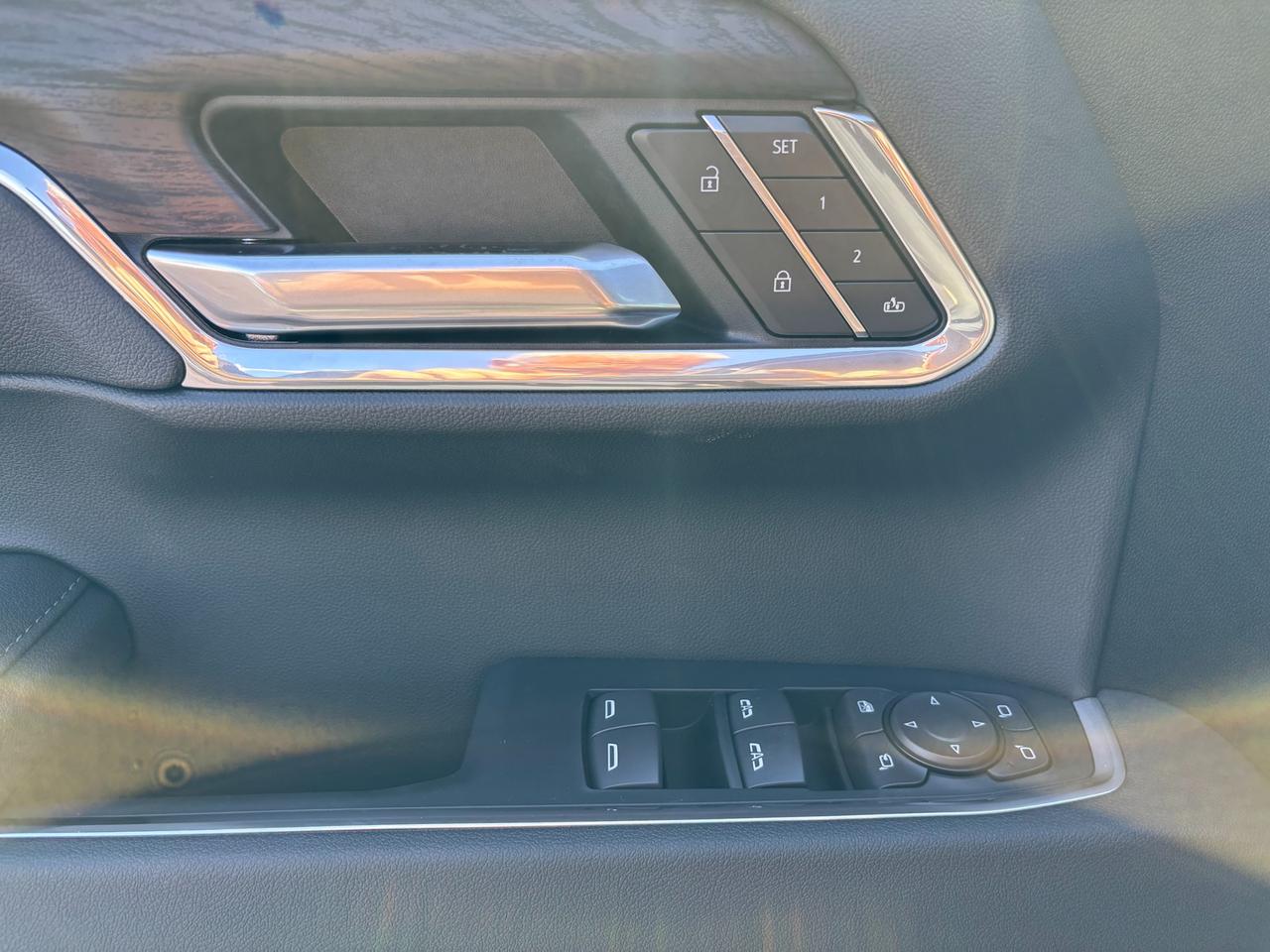 2026 GMC Sierra 1500 2026 GMC Sierra SLT Crew Cab 4WD Photo