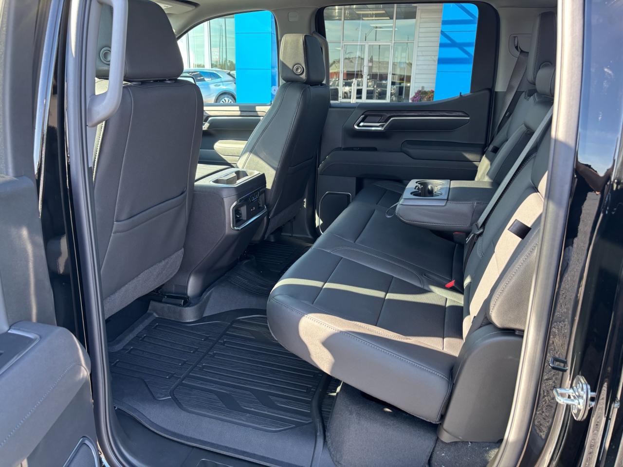 2026 GMC Sierra 1500 2026 GMC Sierra SLT Crew Cab 4WD Photo