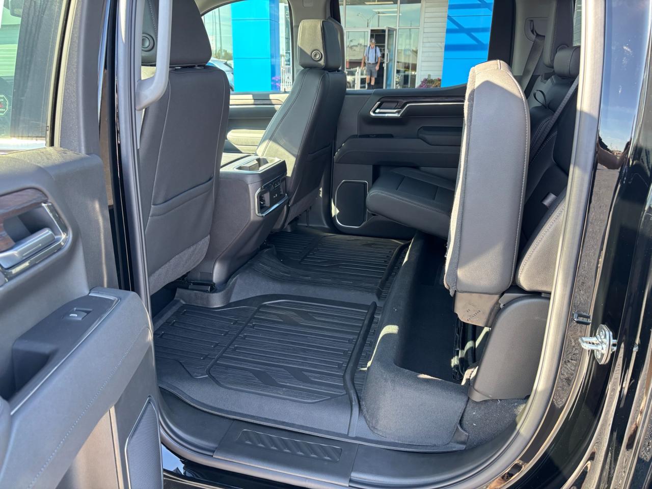 2026 GMC Sierra 1500 2026 GMC Sierra SLT Crew Cab 4WD Photo