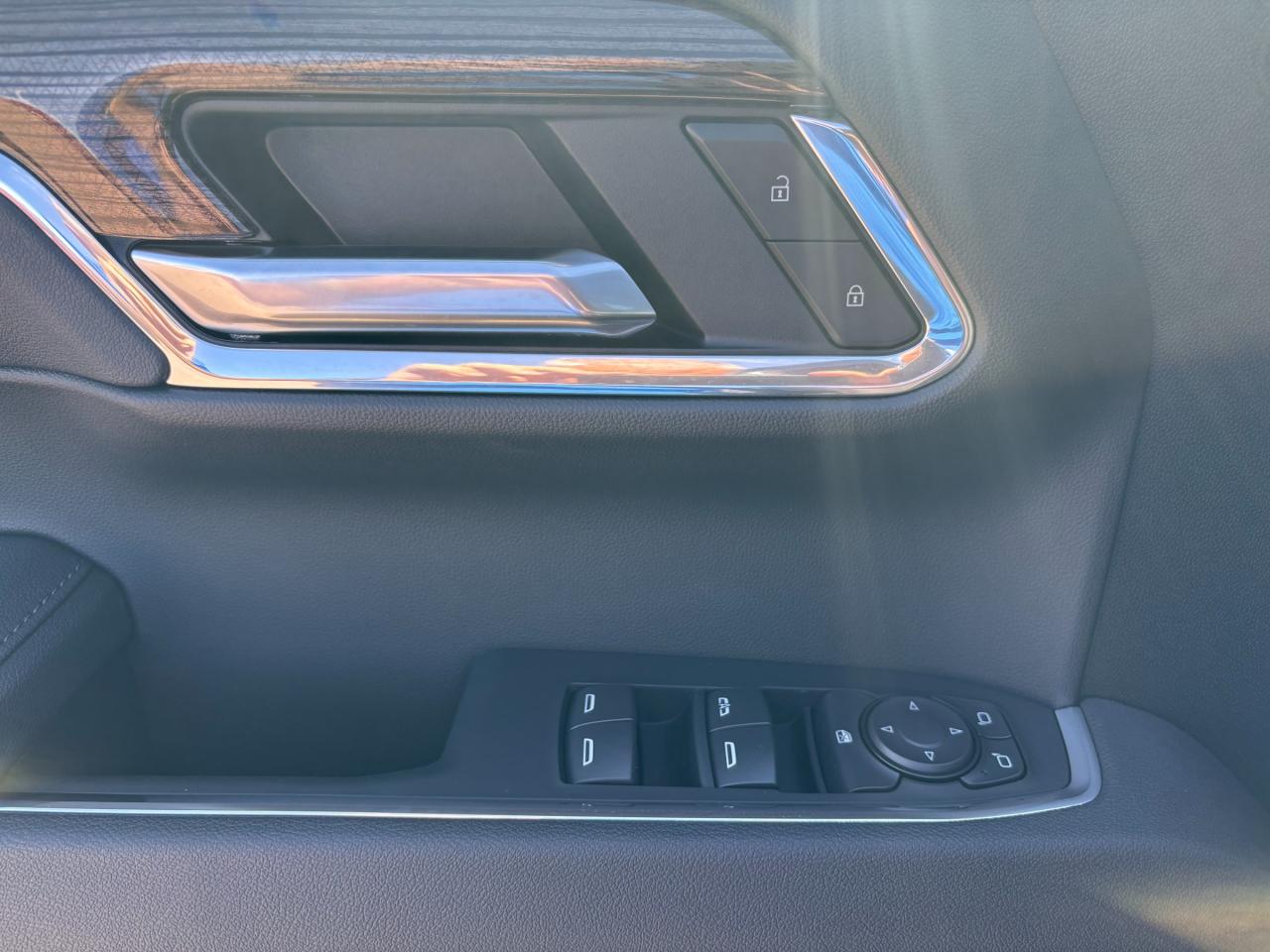 2026 Chevrolet Silverado 1500 2026 Chevrolet Silverado LT Trail Boss Crew Cab 4WD Photo