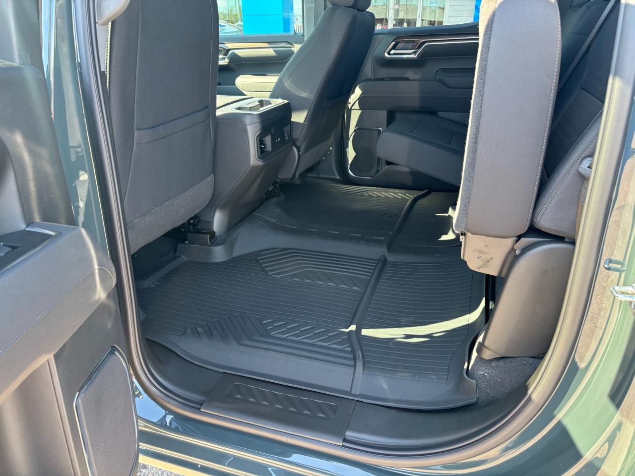 2026 Chevrolet Silverado 1500 2026 Chevrolet Silverado LT Trail Boss Crew Cab 4WD Photo