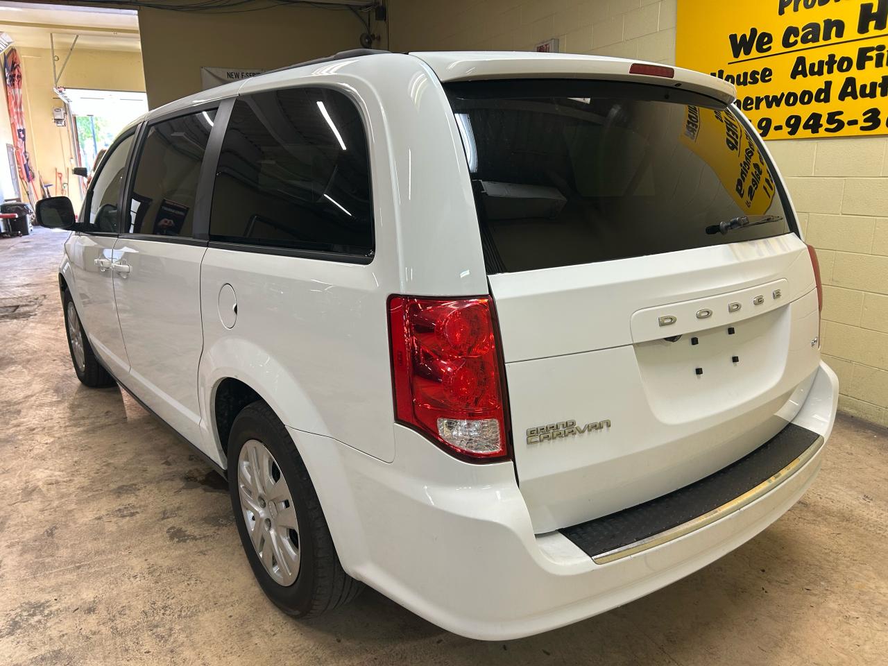 2019 Dodge Grand Caravan SXT - Photo #4