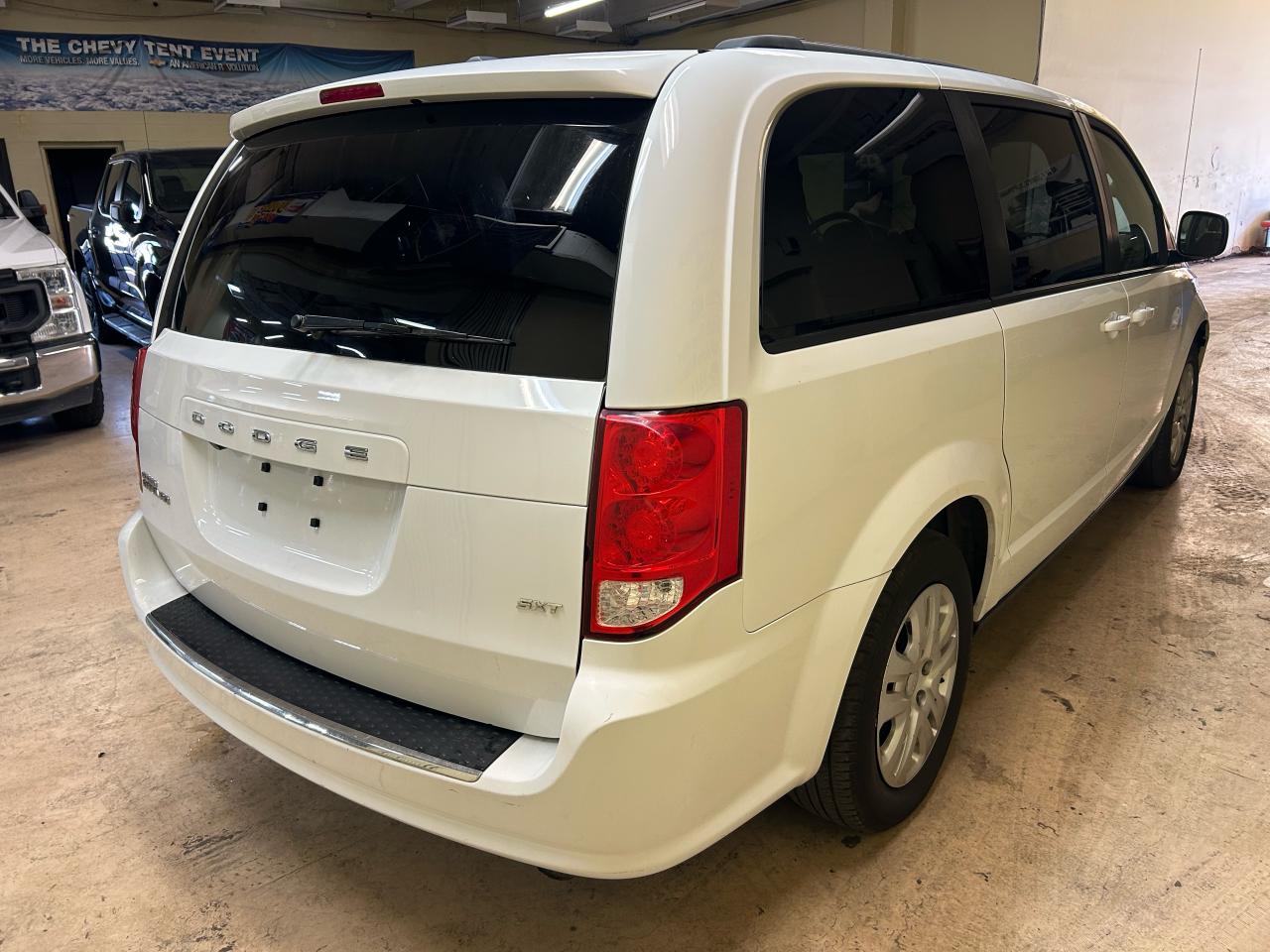 2019 Dodge Grand Caravan SXT - Photo #5
