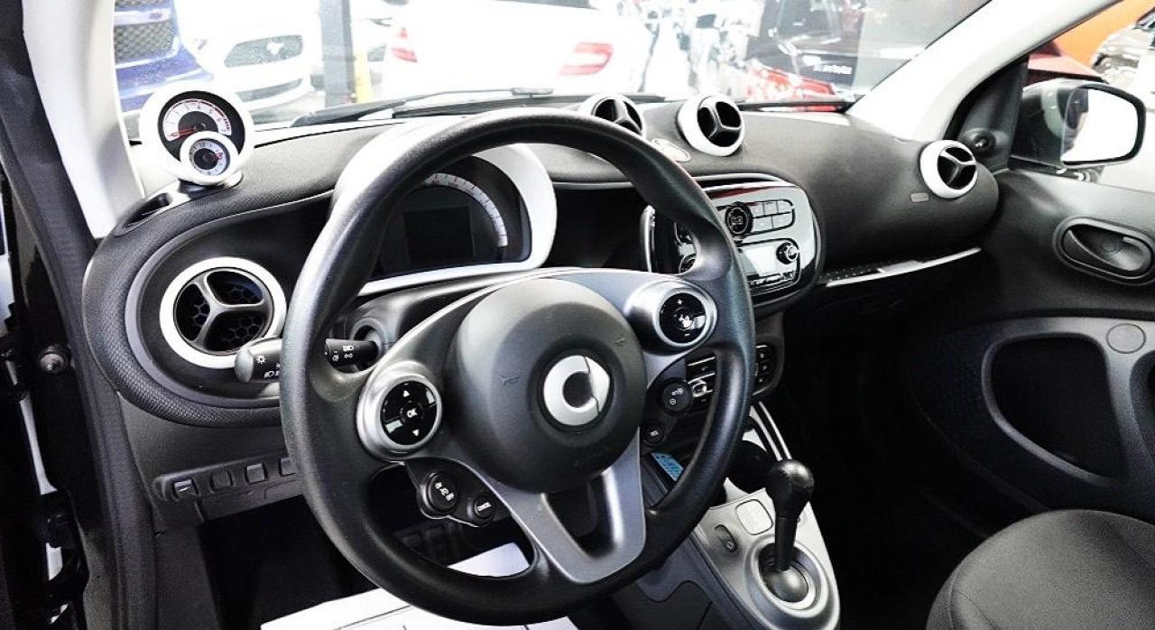 2017 Smart fortwo LOW KM,MINT,NO ACCIDENT,FOR TWO - Photo #12