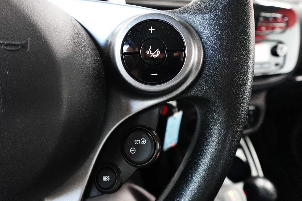 2017 Smart fortwo LOW KM,MINT,NO ACCIDENT,FOR TWO - Photo #21
