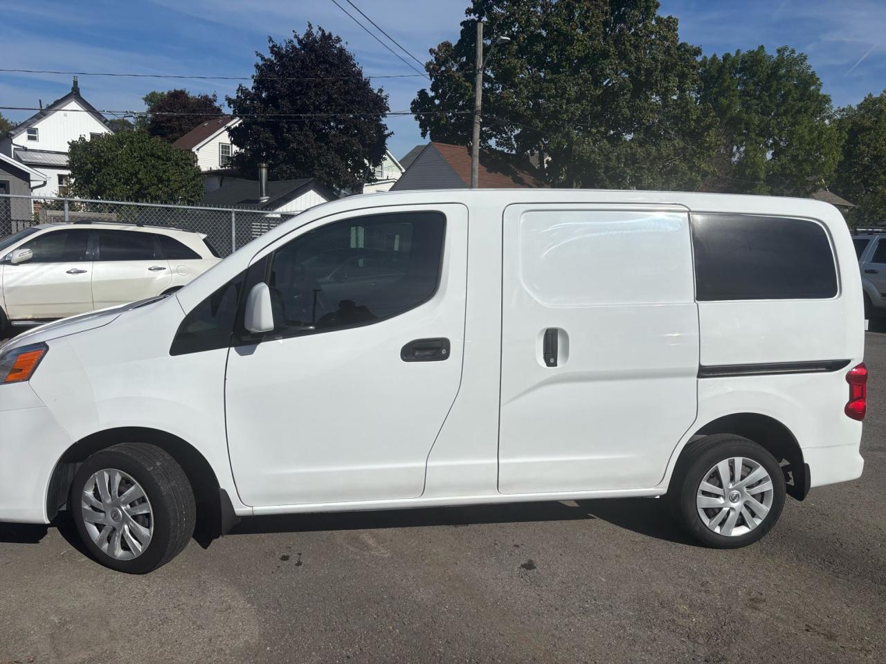 2016 Nissan NV200 SV, Back-Up-Camera, Rear Park Assist,Keyless entry
