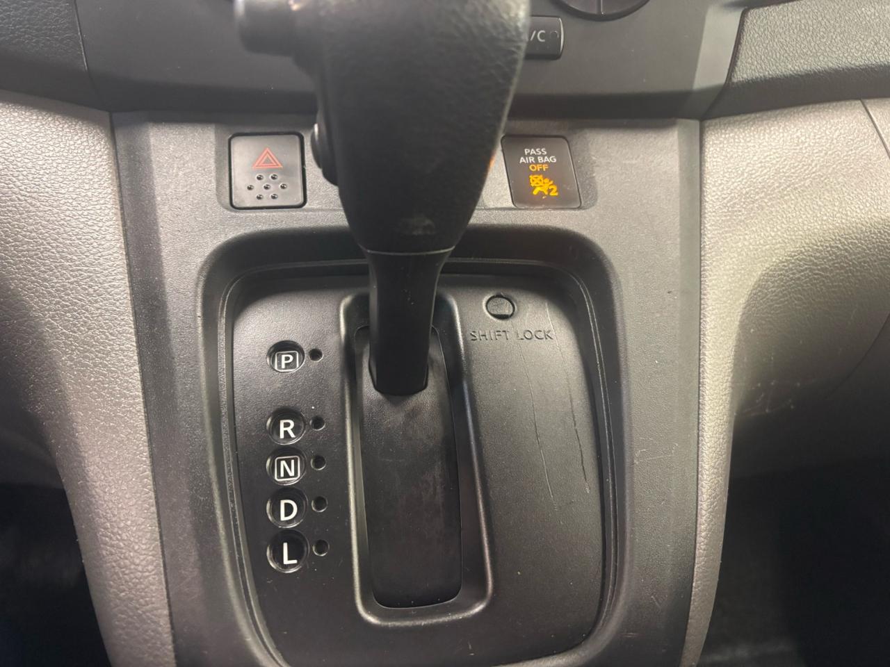 2016 Nissan NV200 SV, Back-Up-Camera, Rear Park Assist,Keyless entry
