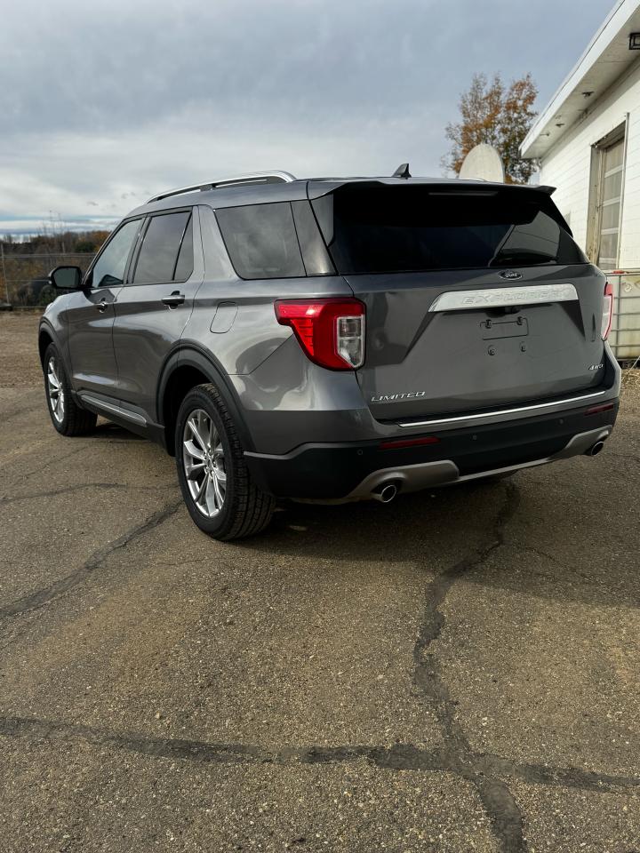 2022 Ford Explorer Limited 4WD Photo2