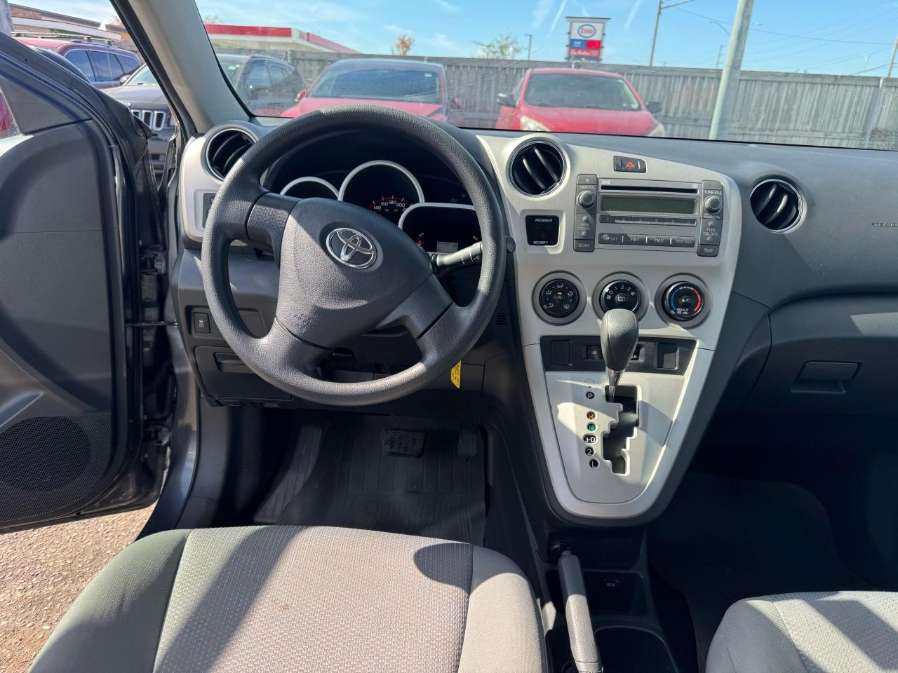 2010 Toyota Matrix HATCH, AWD, LOW KMS, ONLY 49,000KMS, AUTO, CERT - Photo #15