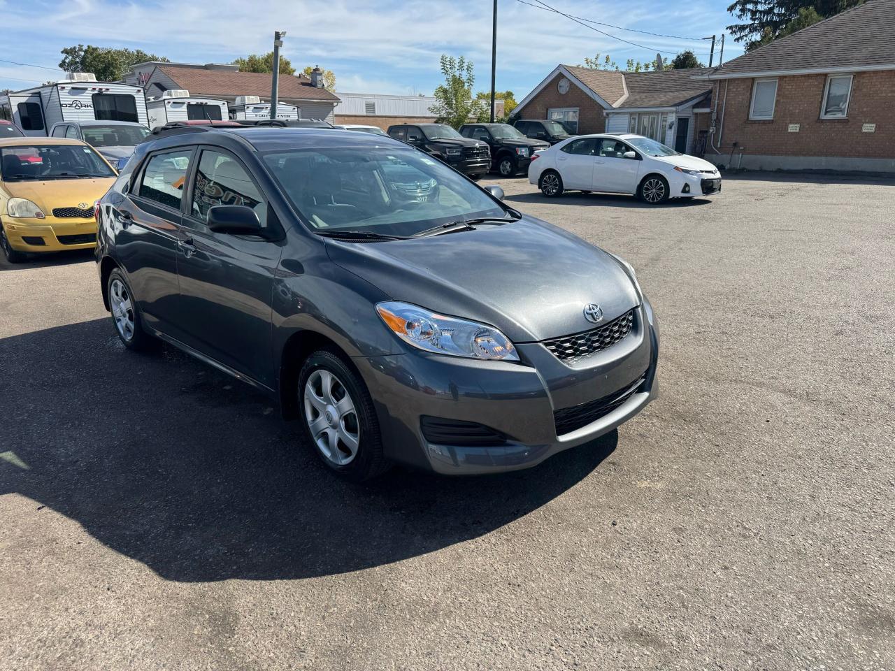 2010 Toyota Matrix HATCH, AWD, LOW KMS, ONLY 49,000KMS, AUTO, CERT - Photo #7