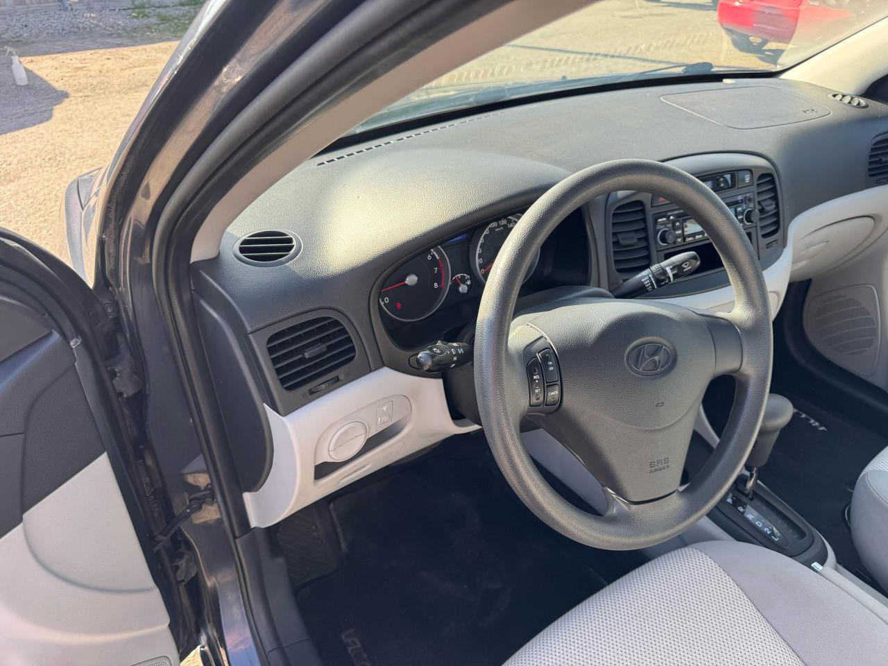2010 Hyundai Accent GL, SEDAN, AUTO, 4 CYL, ONLY 66KMS, CERTIFIED - Photo #10