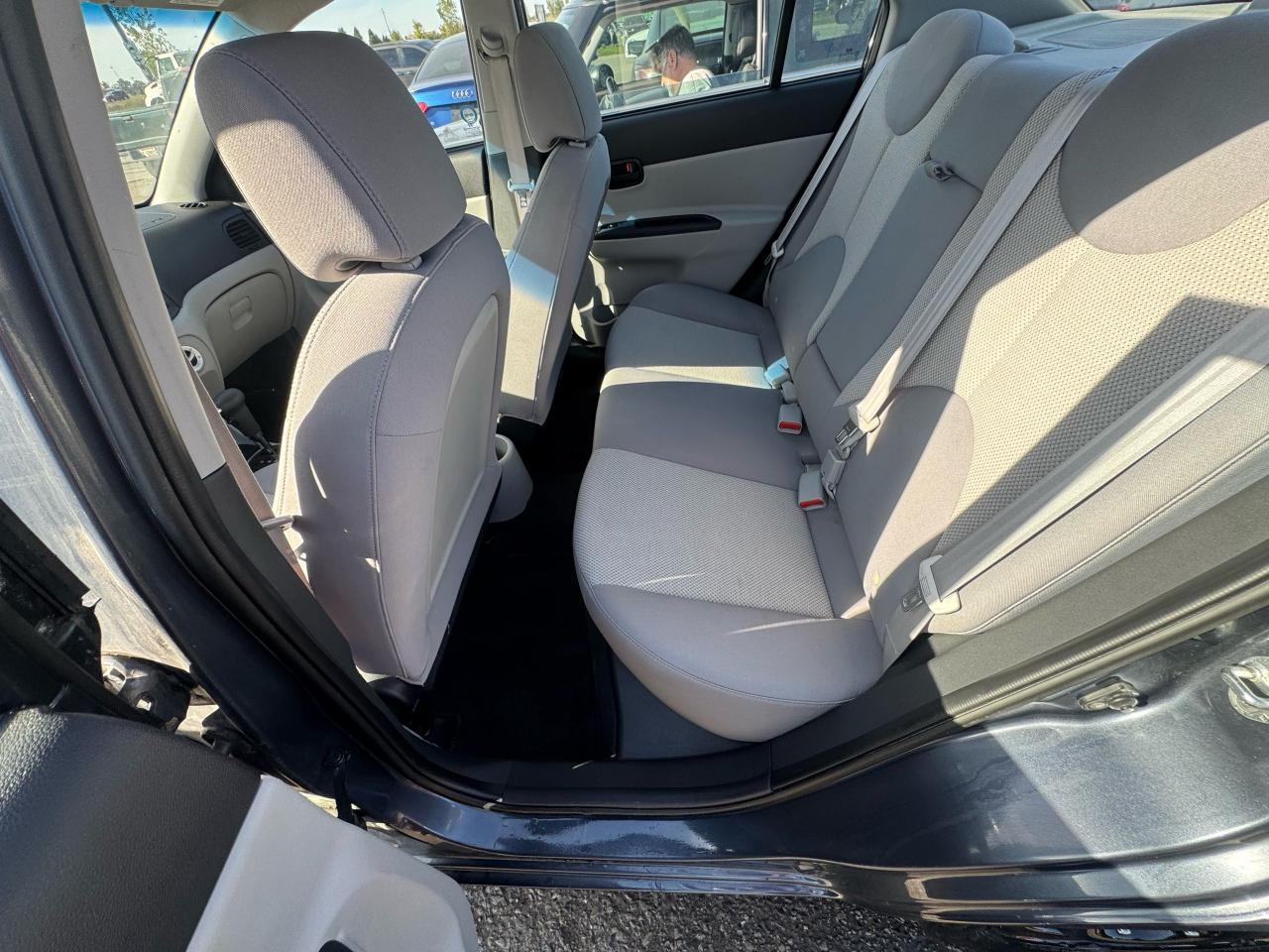 2010 Hyundai Accent GL, SEDAN, AUTO, 4 CYL, ONLY 66KMS, CERTIFIED - Photo #12