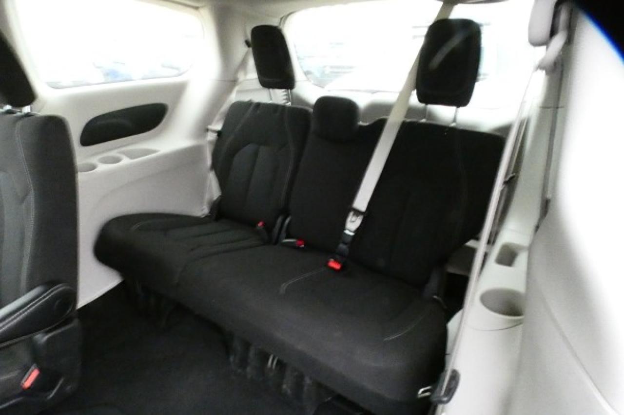 2024 Chrysler Grand Caravan SXT w/Htd cloth, NAV, BUC - Photo #9