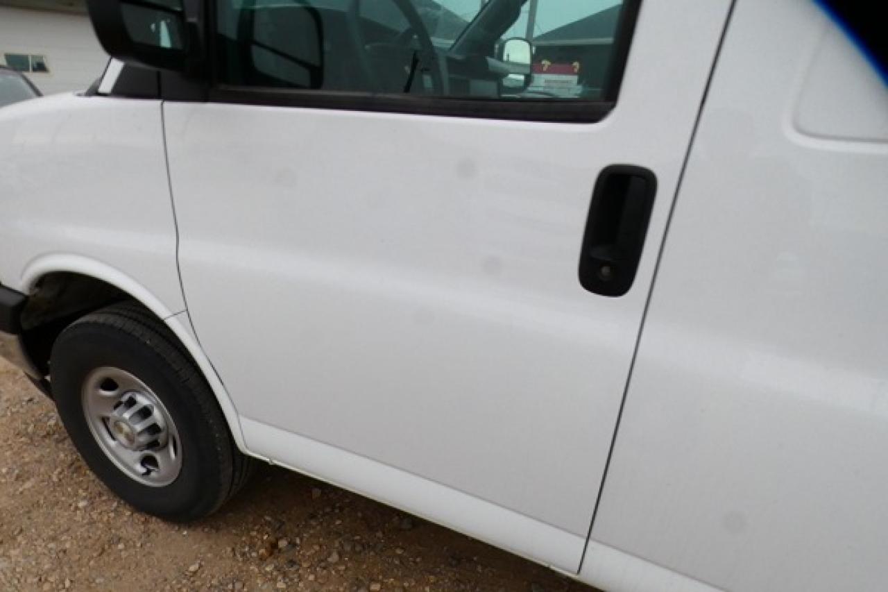 2023 Chevrolet Express Cargo Van 3500 Cargo w/cloth, RVM BUC, rear heat, bulkhead - Photo #21