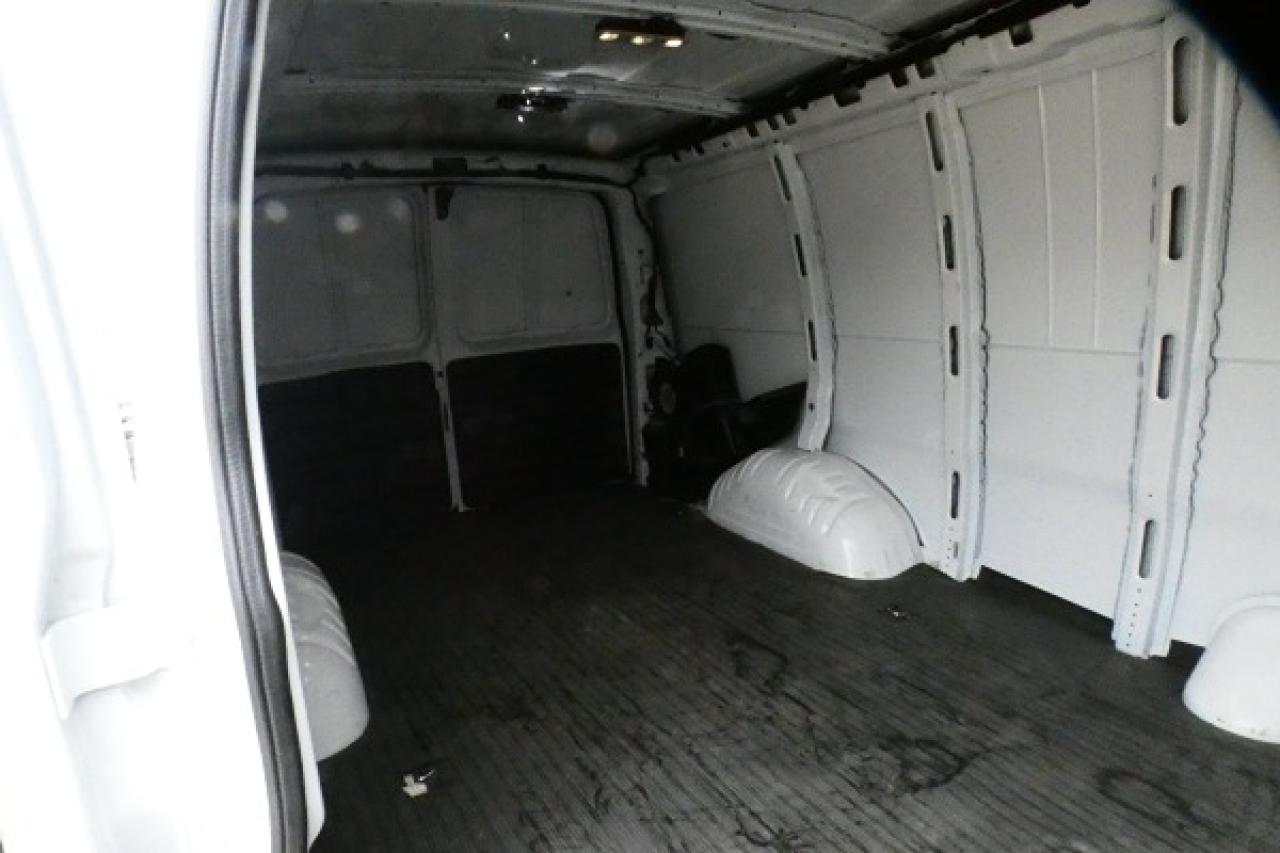 2023 Chevrolet Express Cargo Van 3500 Cargo w/cloth, RVM BUC, rear heat, bulkhead - Photo #11