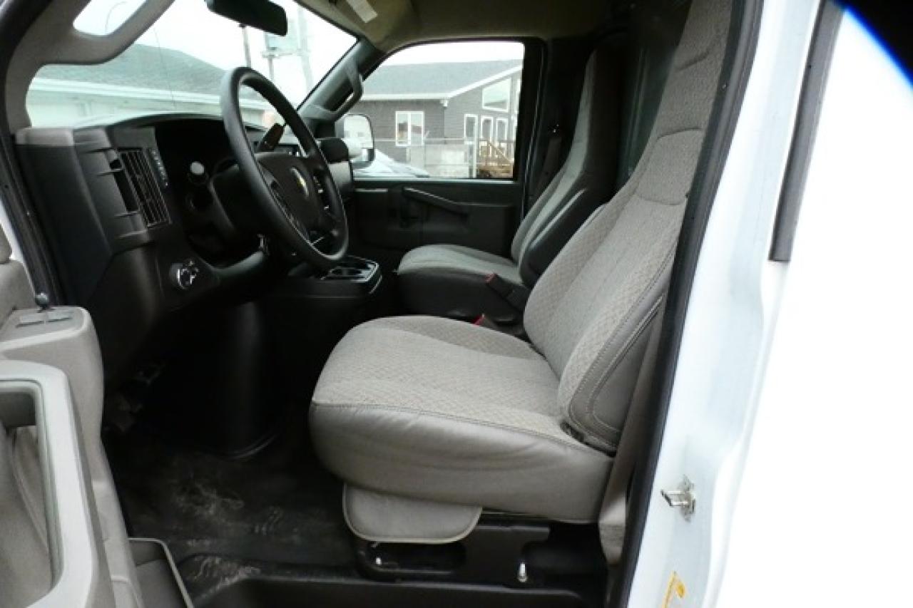 2023 Chevrolet Express Cargo Van 3500 Cargo w/cloth, RVM BUC, rear heat, bulkhead - Photo #12