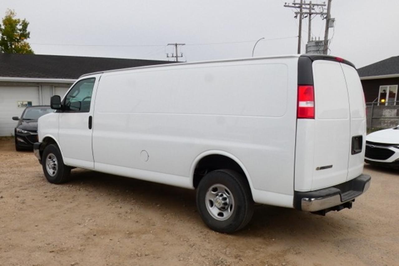 2023 Chevrolet Express Cargo Van 3500 Cargo w/cloth, RVM BUC, rear heat, bulkhead - Photo #8