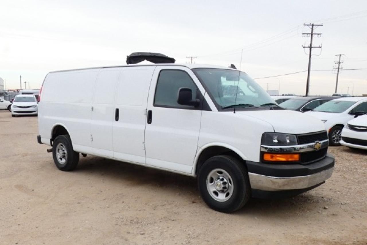 2023 Chevrolet Express Cargo Van 3500 Cargo w/cloth, RVM BUC, rear heat, bulkhead - Photo #4