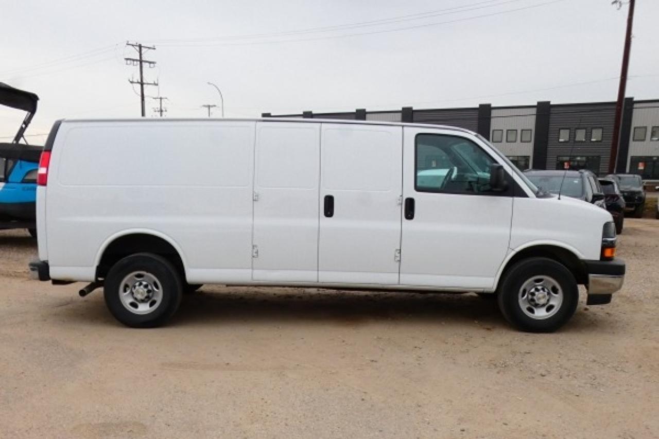 2023 Chevrolet Express Cargo Van 3500 Cargo w/cloth, RVM BUC, rear heat, bulkhead - Photo #5