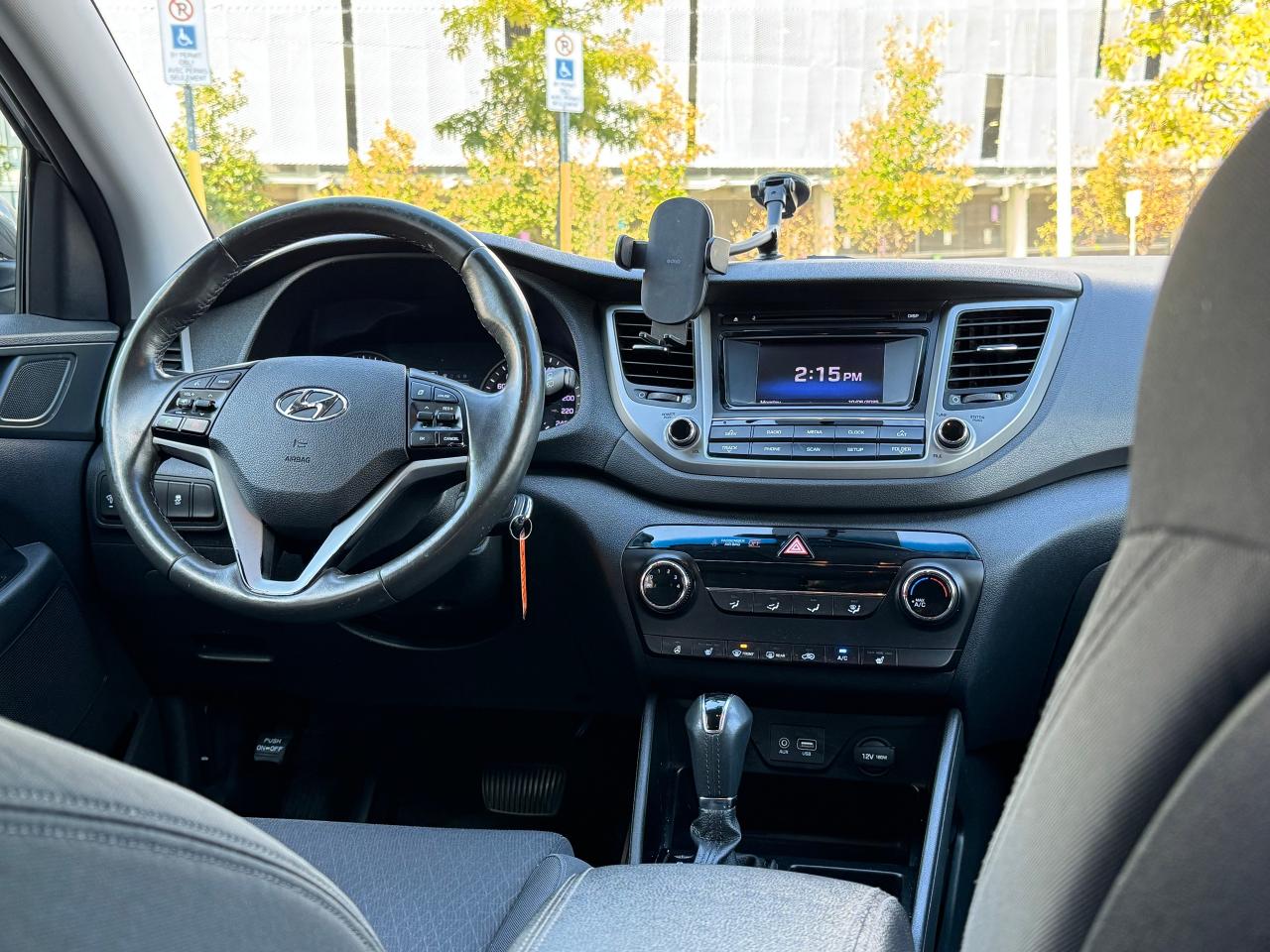 2017 Hyundai Tucson Premium | CLEAN CARFAX | NO ACCIDENT | - Photo #2