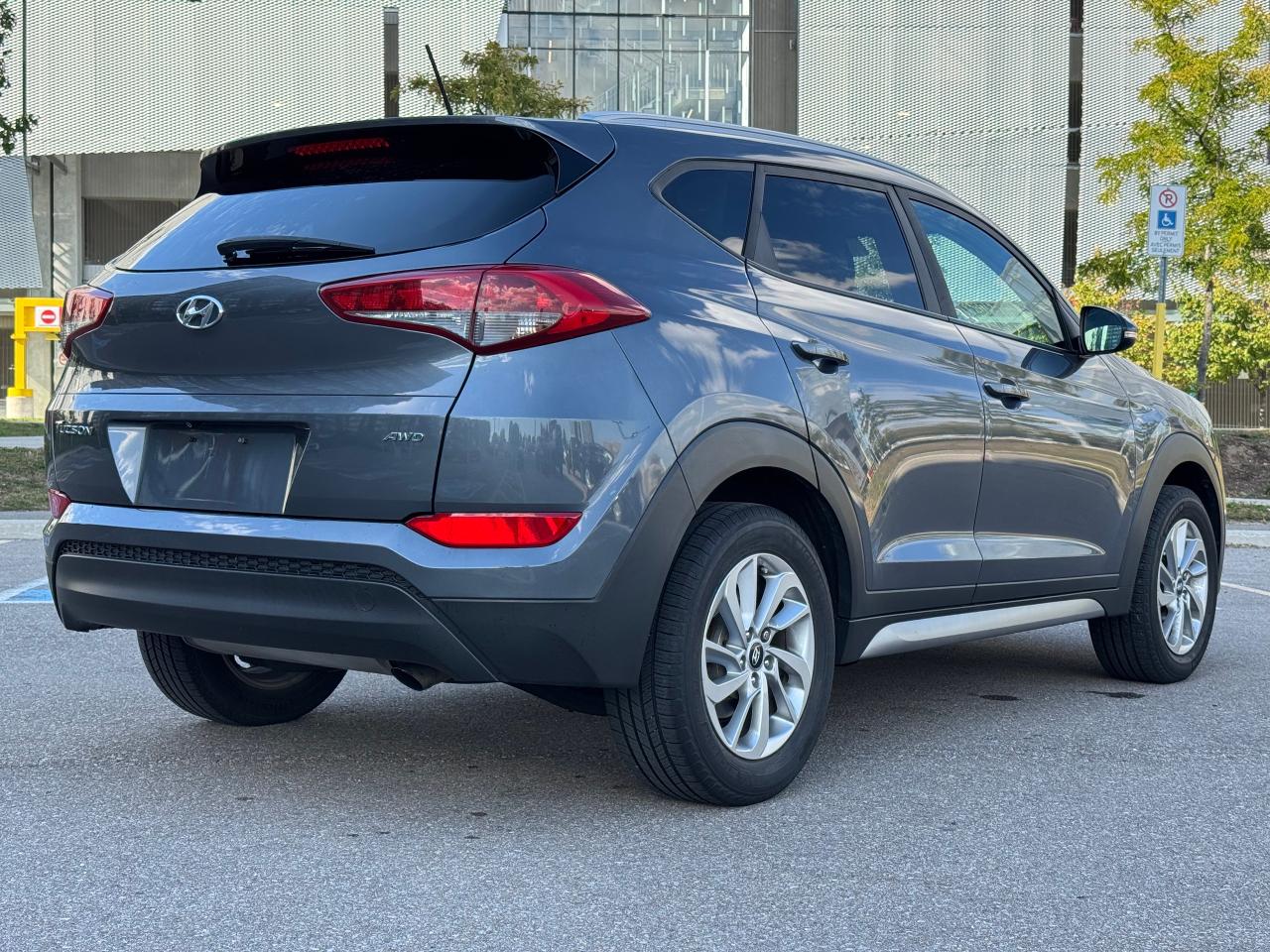 2017 Hyundai Tucson Premium | CLEAN CARFAX | NO ACCIDENT | - Photo #8