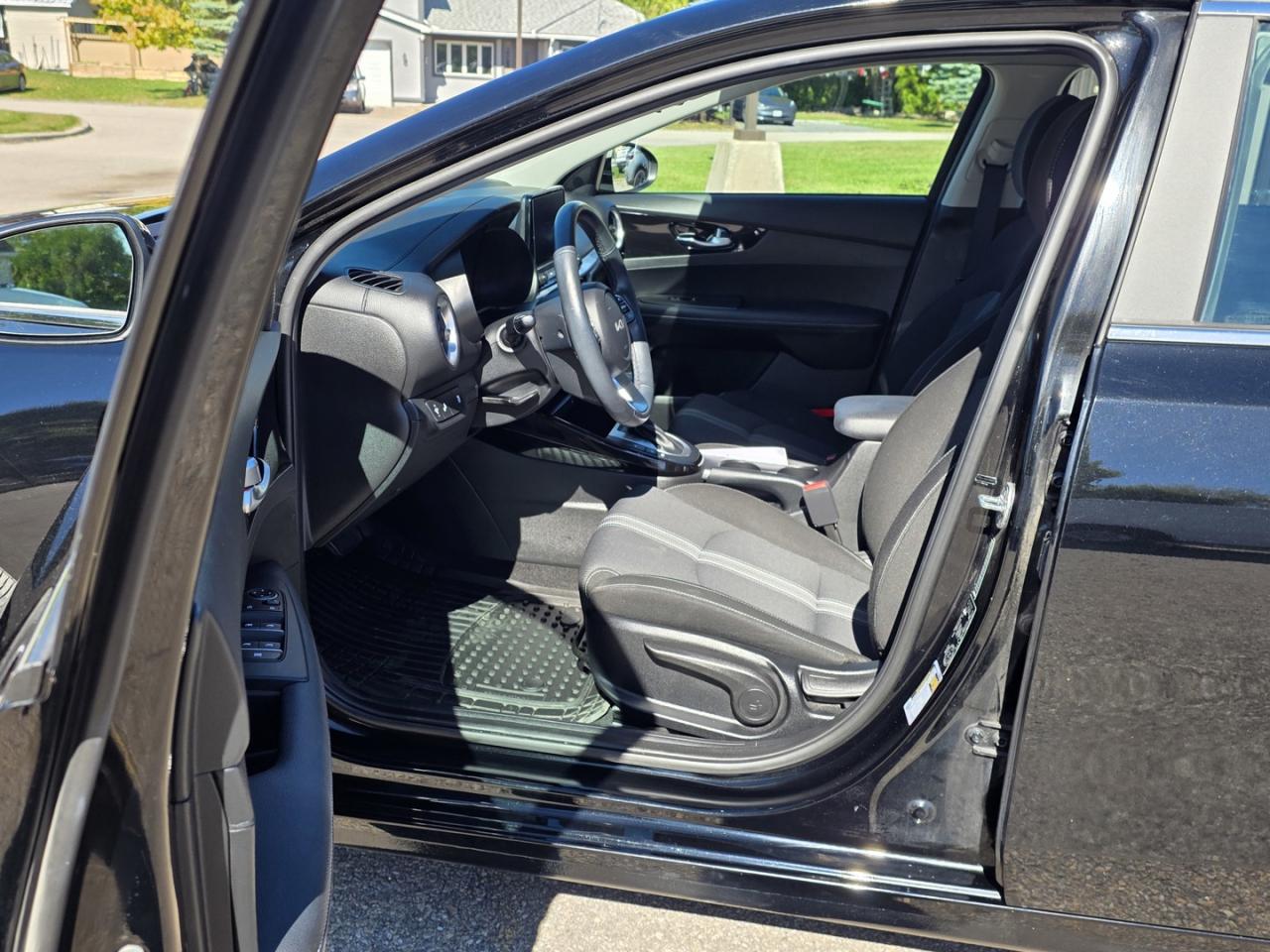 2023 Kia Forte EX - Photo #10