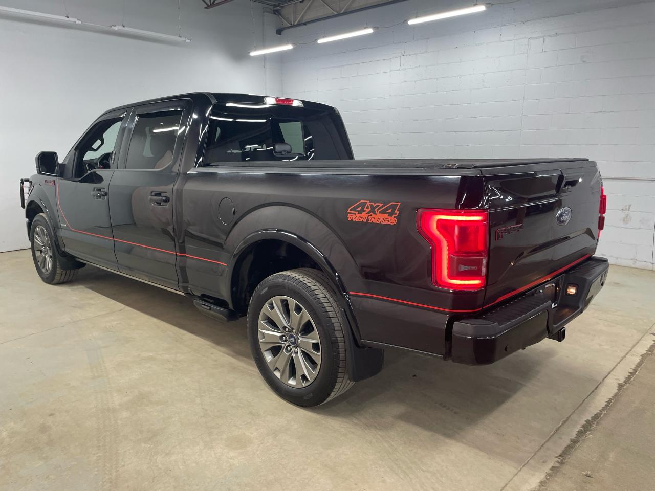 2017 Ford F-150 Lariat Photo4