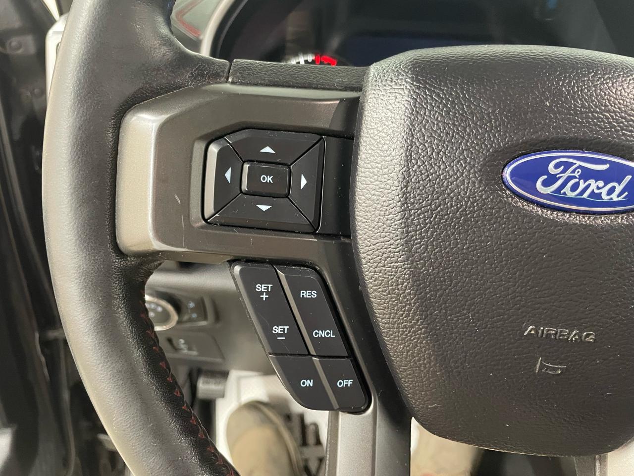 2017 Ford F-150 Lariat Photo14