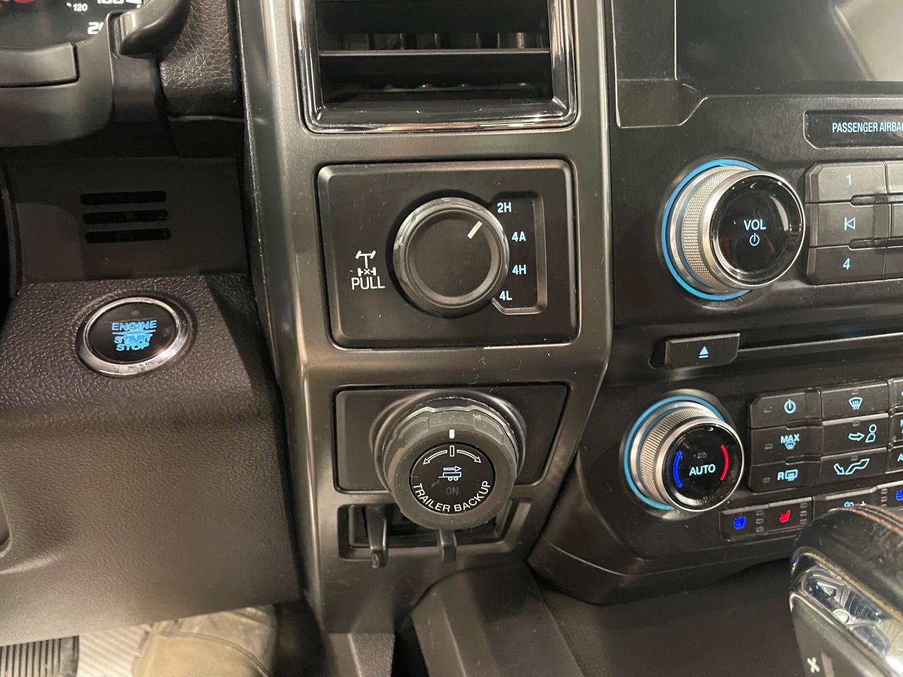 2017 Ford F-150 Lariat Photo16