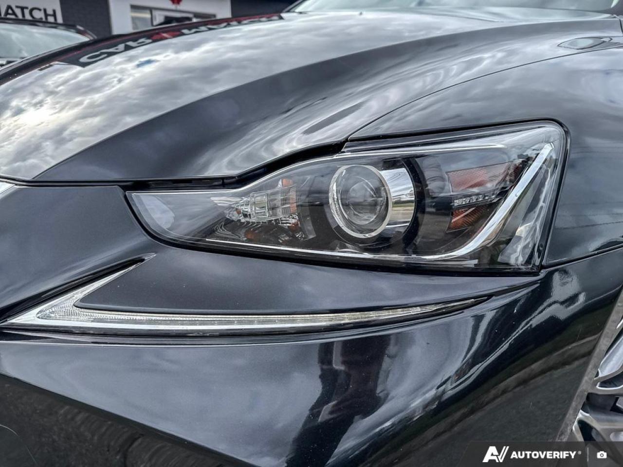 2020 Lexus IS IS300 / AWD / ROOF / LEATHER / COOLING SEATS - Photo #6