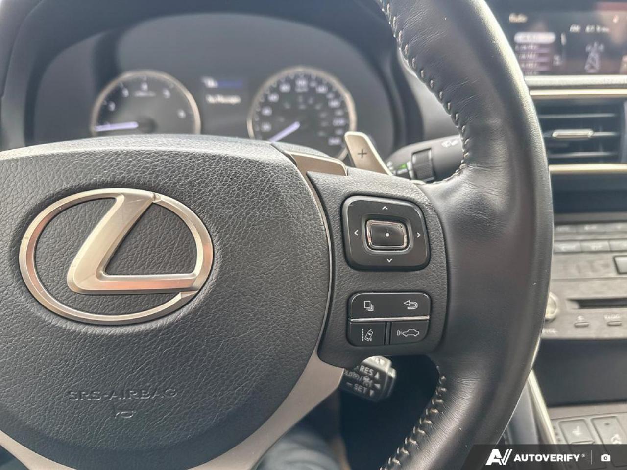 2020 Lexus IS IS300 / AWD / ROOF / LEATHER / COOLING SEATS Photo