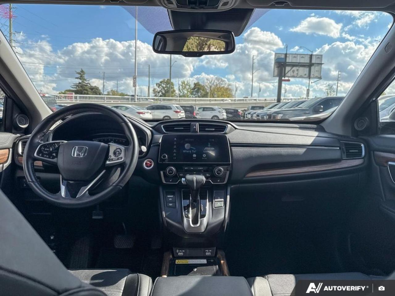 2022 Honda CR-V TOURING / NO ACCIDENTS / PANO ROOF / NAV / AWD - Photo #12