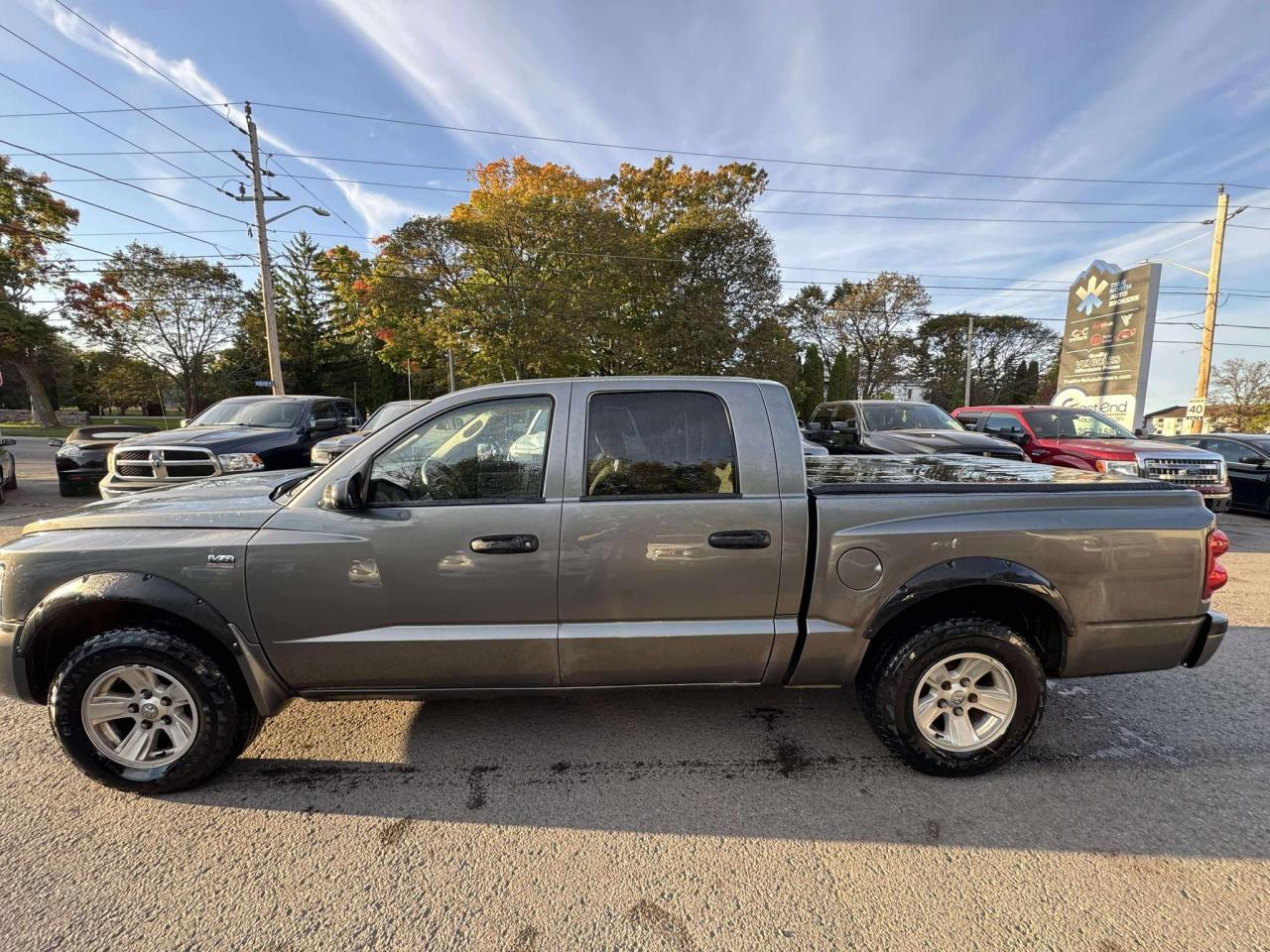 2011 Dodge Dakota 4WD Crew Cab SXT - Photo #4