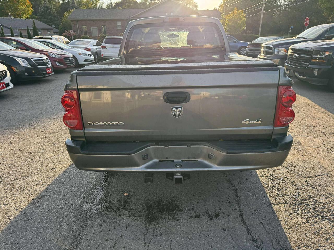 2011 Dodge Dakota 4WD Crew Cab SXT - Photo #6