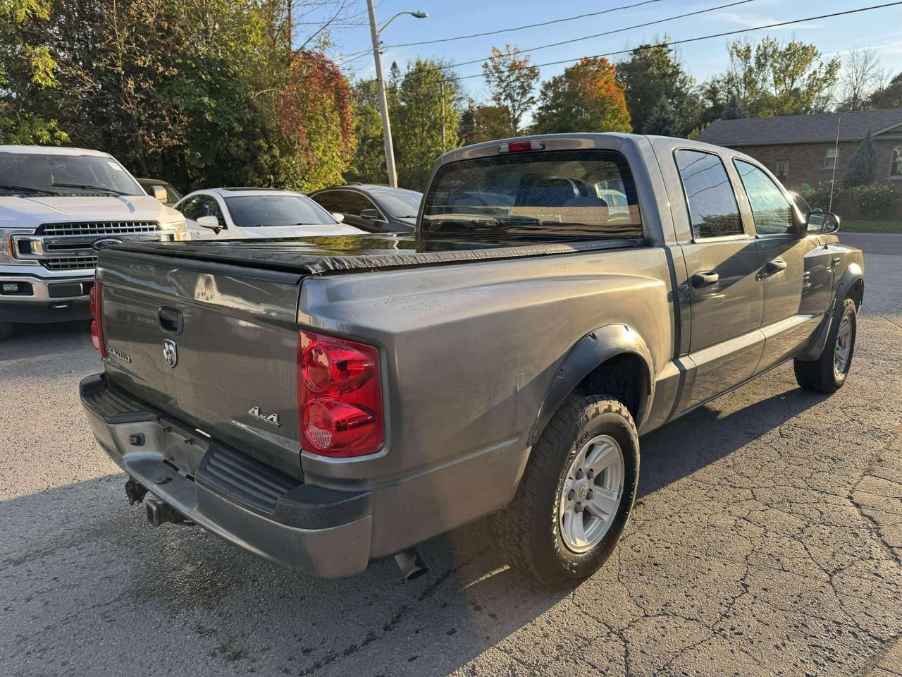 2011 Dodge Dakota 4WD Crew Cab SXT - Photo #7