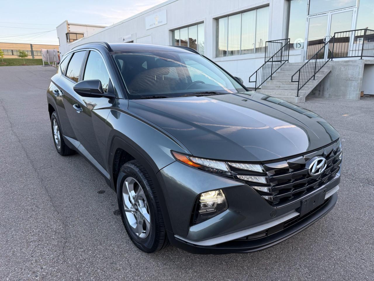 2023 Hyundai Tucson Essential FWD - Photo #3