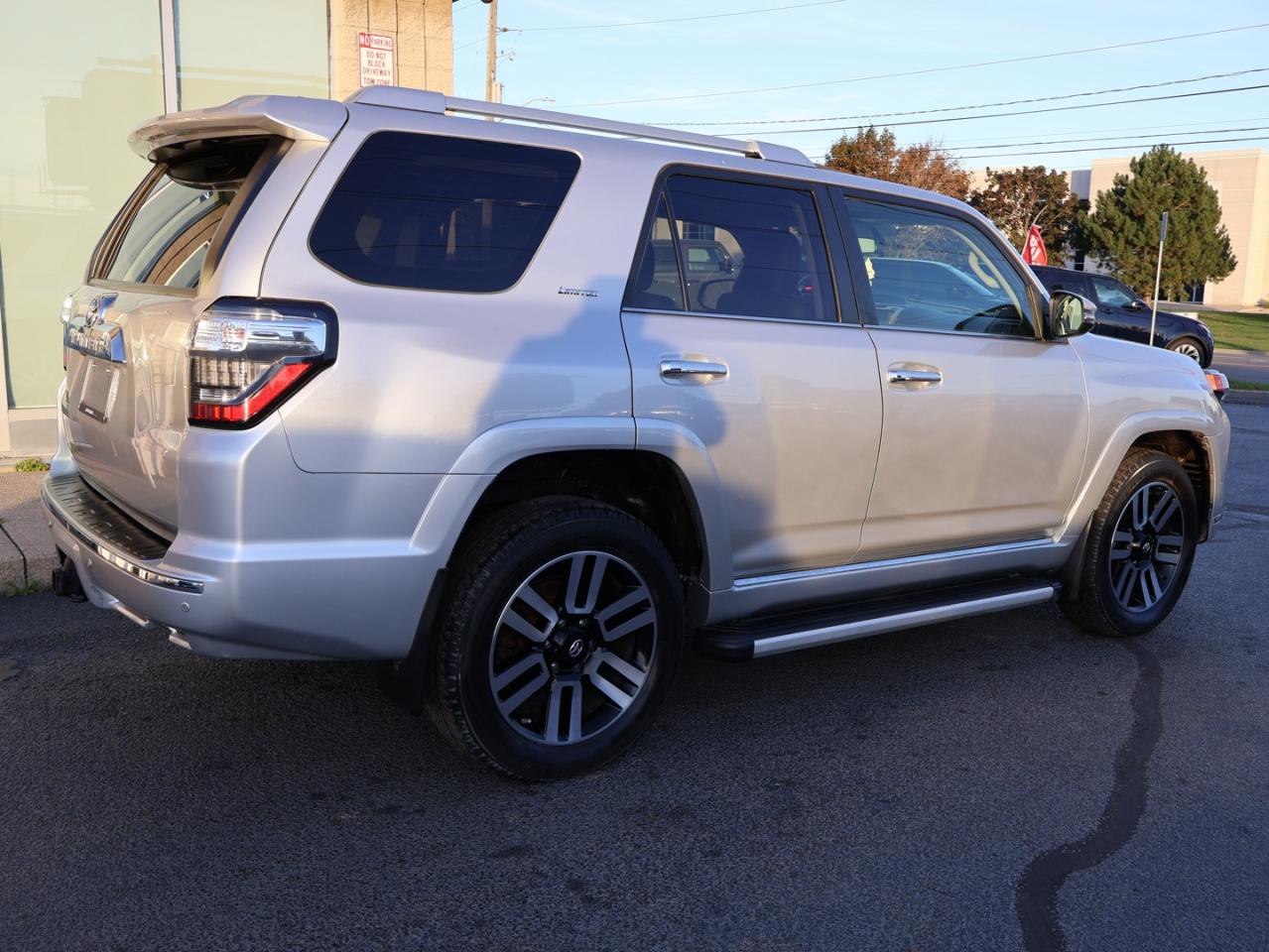 2018 Toyota 4Runner LIMITED-TRAIL 4WD SAFETY CERTIFIED CAMERA NAV BLUETOOTH LEATHER HEAT/COLD SUNROOF CRUISE ALLOYS - Photo #6
