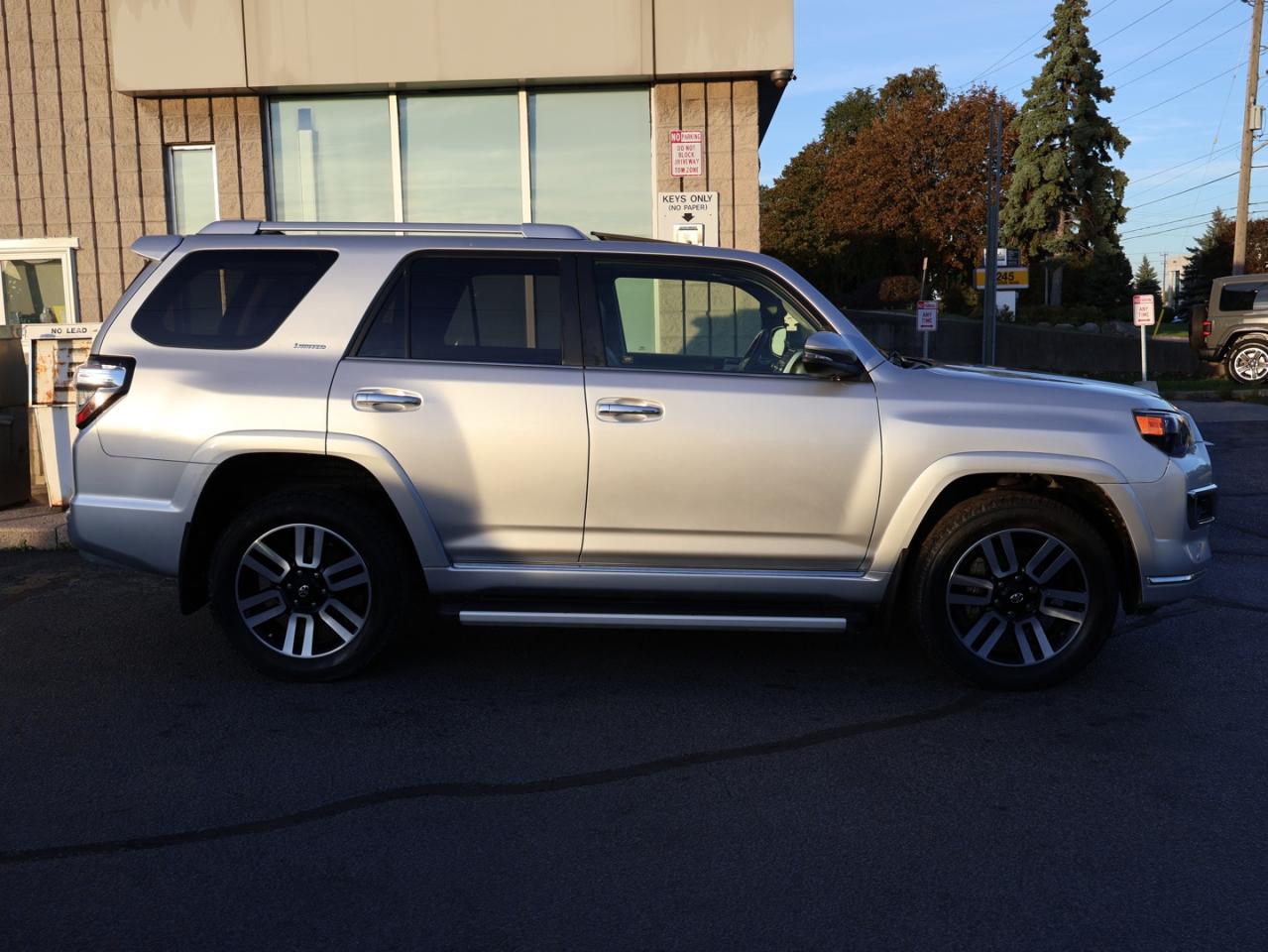 2018 Toyota 4Runner LIMITED-TRAIL 4WD SAFETY CERTIFIED CAMERA NAV BLUETOOTH LEATHER HEAT/COLD SUNROOF CRUISE ALLOYS - Photo #7