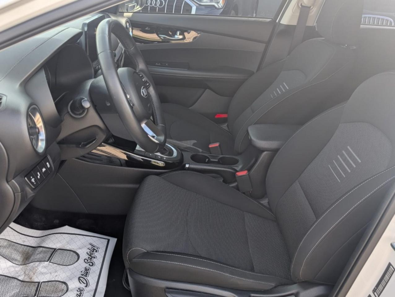 2021 Kia Forte EX / APPLE CARPLAY / ALLOY WHEELS / BLIND SPOT - Photo #9